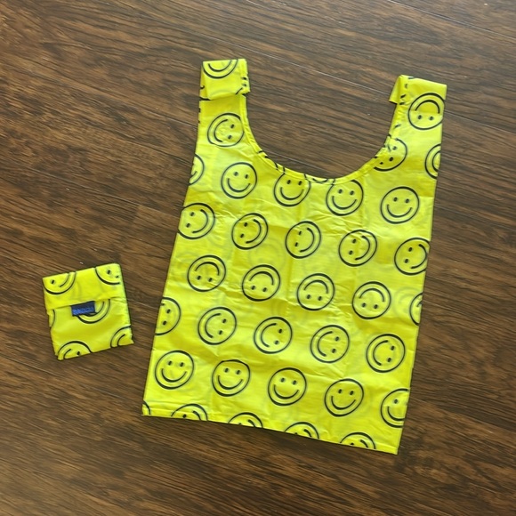 BAGGU Handbags - Baggu Smiley Face Reusable Bag